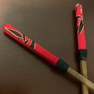 Red & Black Oriental Design Hair Chopsticks 🥢